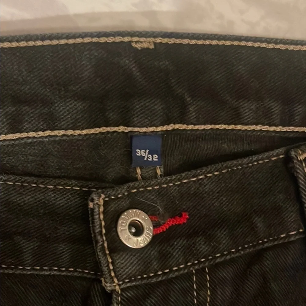 Vintage Tommy Hilfiger Black Straight-Leg Jeans with Classic Design